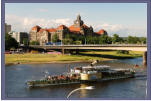 Elbe bei Dresden mit Regierungsviertel